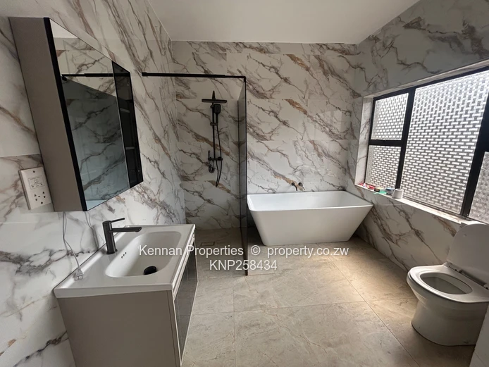 Luxury Modern Living – Close To Westgate Shopping Centre
