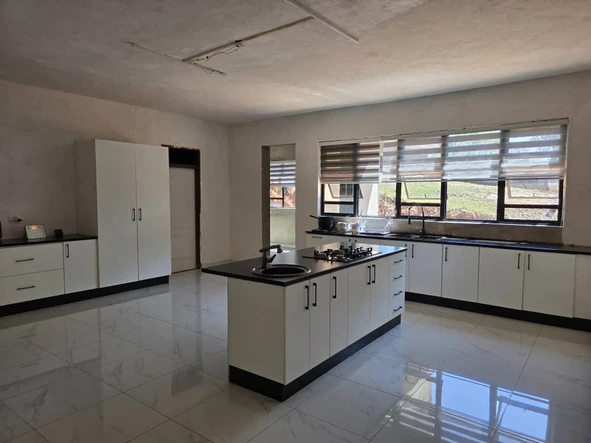 6 Bedroom House