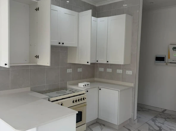 3 Bedroom Flat & Apartment