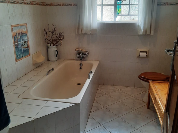 3 Bedroomed Family Home on  Golf Estate