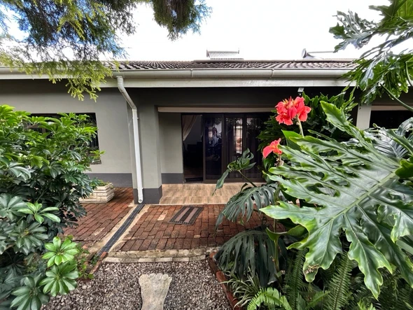 Fully furnished modern flats (2 Units available) 