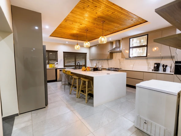 5 Bedroom House