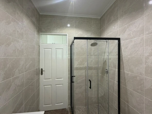 3 Bedroom Flat & Apartment