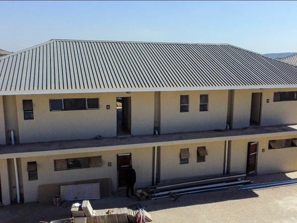 2 Bedroom Flat & Apartment