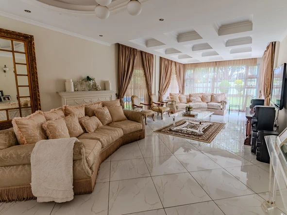 5 Bedroom House