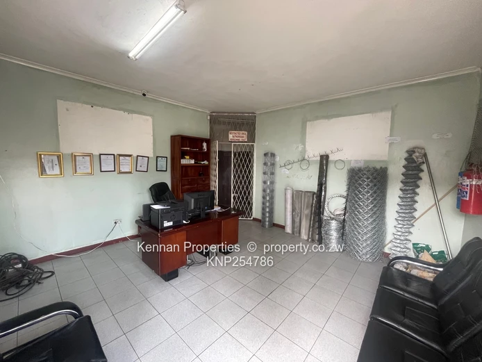 Factory / Warehouse In Southerton