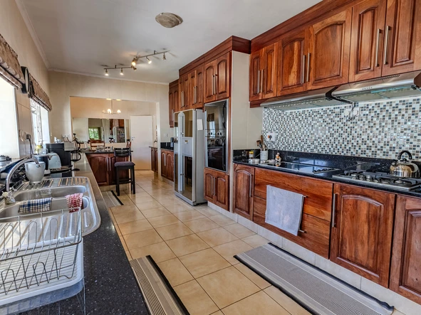 Beautifully Fitted 4 Bedroomed Family Home