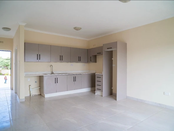 2 Bedroom Flat & Apartment