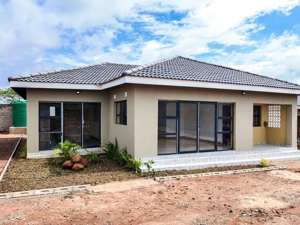 3 Bedroom Flat & Apartment