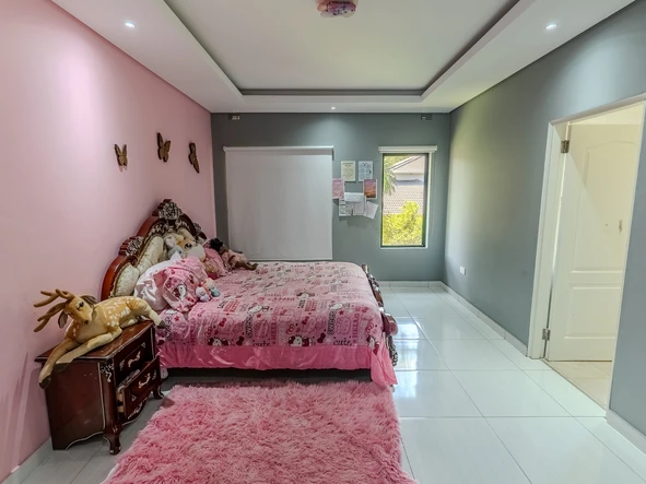 5 Bedroom House