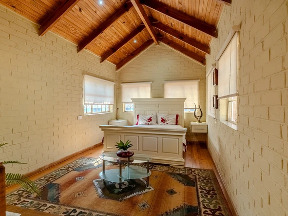 10 Bedroom House