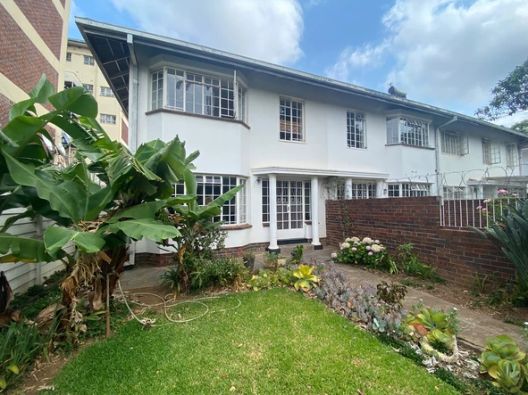 3 Bedroom Flat & Apartment