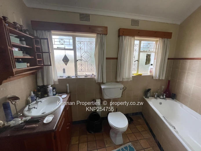 Centrally Located  On Pendennis Road (Sole Mandate)