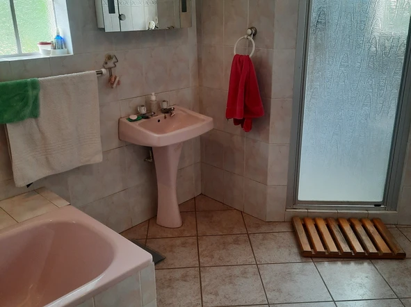 3 Bedroomed Family Home on  Golf Estate