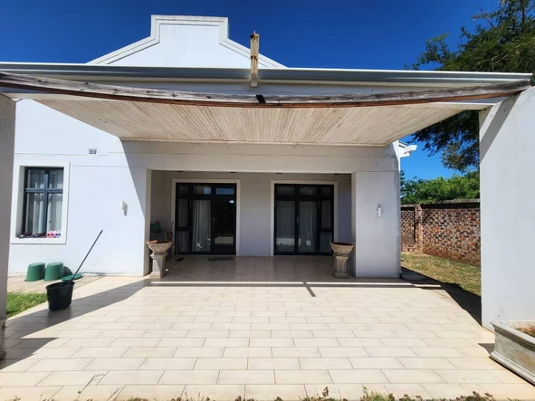 Spacious 3-Bedroom Apartment in Prime Arlington, Harare South!