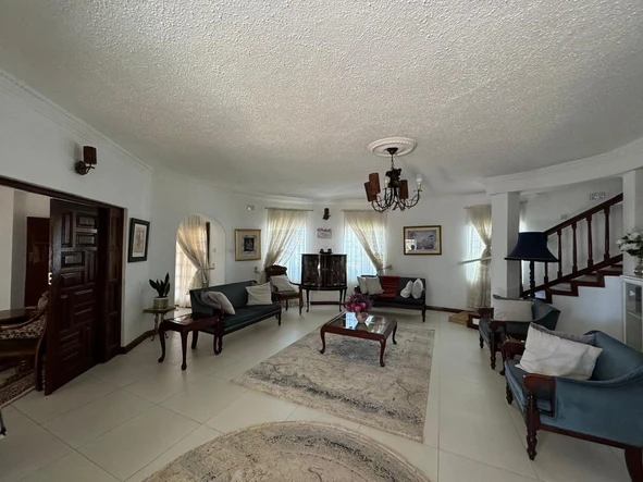 5 Bedroom House
