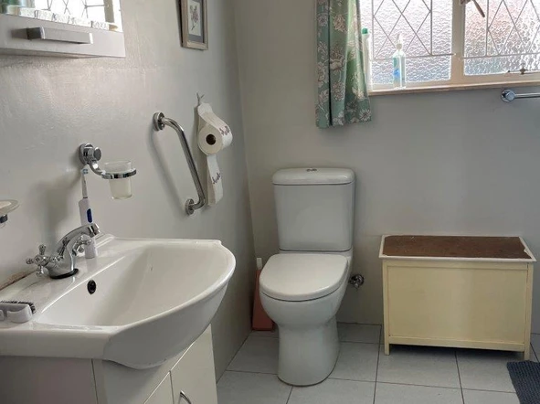 2 Bedroom Flat & Apartment