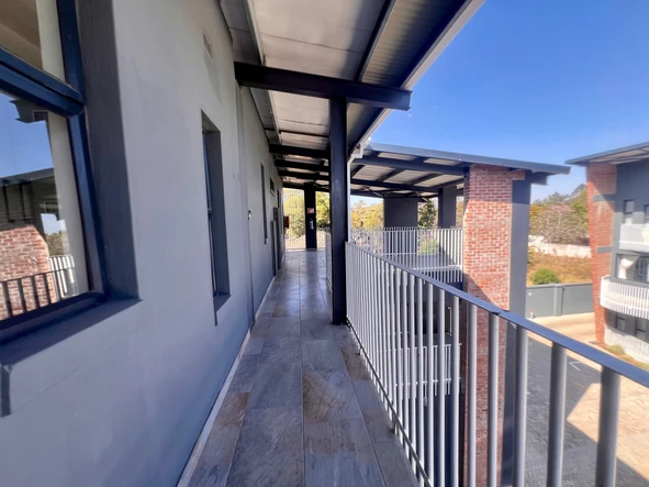 2 Bedroom Flat & Apartment