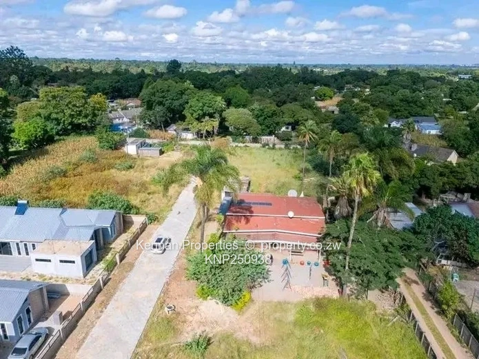 Hatfield 4-Bed Townhouse in a Complex 