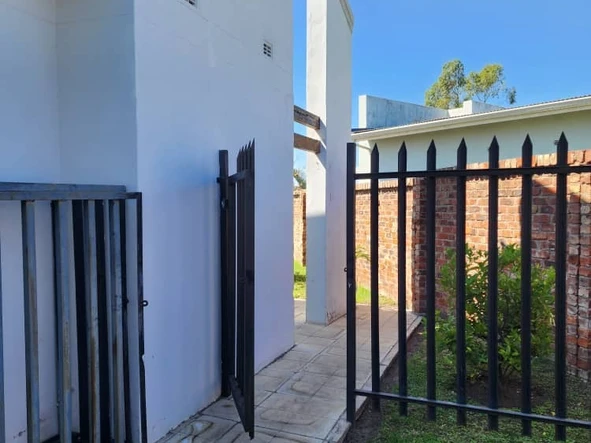 Spacious 3-Bedroom Flat in Arlington, Harare South Awaits You!