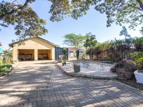 5 Bedroom House