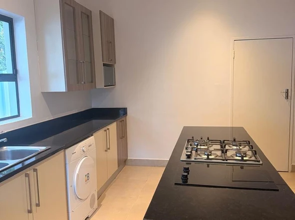 3 Bedroom Flat & Apartment