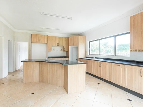 5 Bedroom House