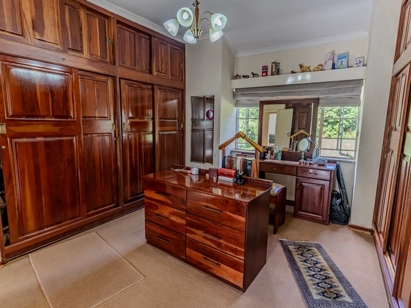 Beautifully Fitted 4 Bedroomed Family Home