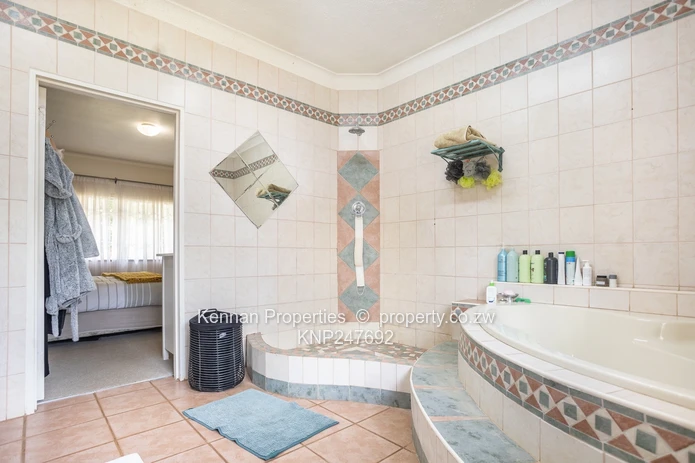 Four bedroom home in an excellent location with a cottage, pool and a good borehole (Sole Mandate)