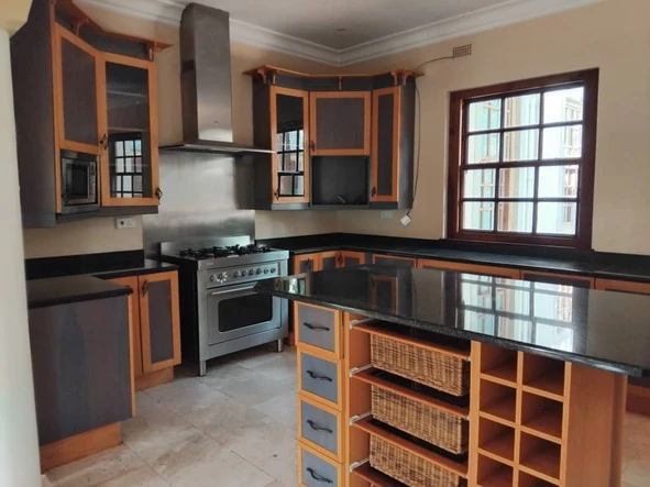 5 Bedroom House