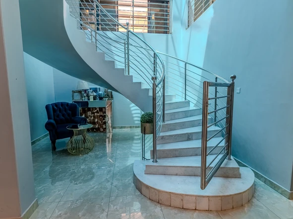 5 Bedroom House