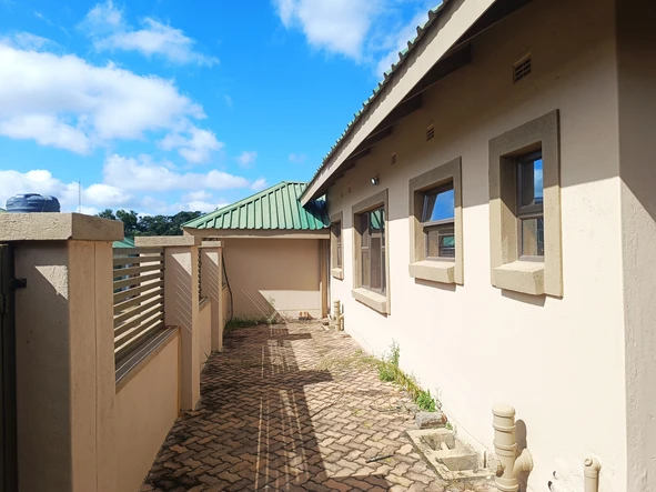 Immaculately finished 3 bedroomed Townhouse 