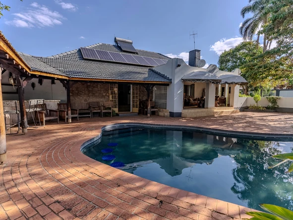 Beautifully Fitted 4 Bedroomed Family Home