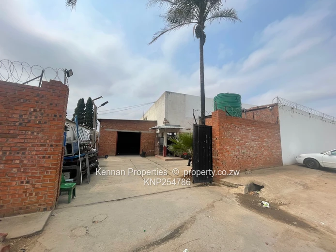 Factory / Warehouse In Southerton
