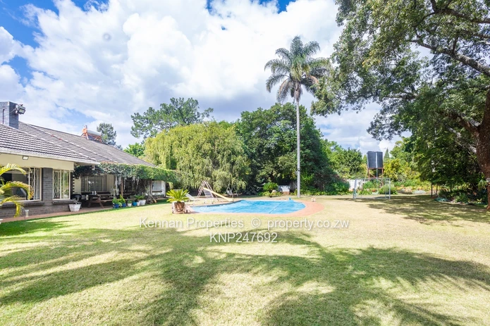 Four bedroom home in an excellent location with a cottage, pool and a good borehole (Sole Mandate)