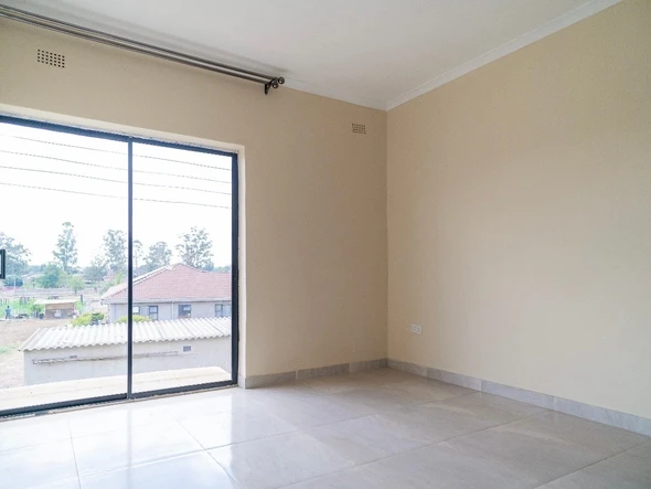 2 Bedroom Flat & Apartment