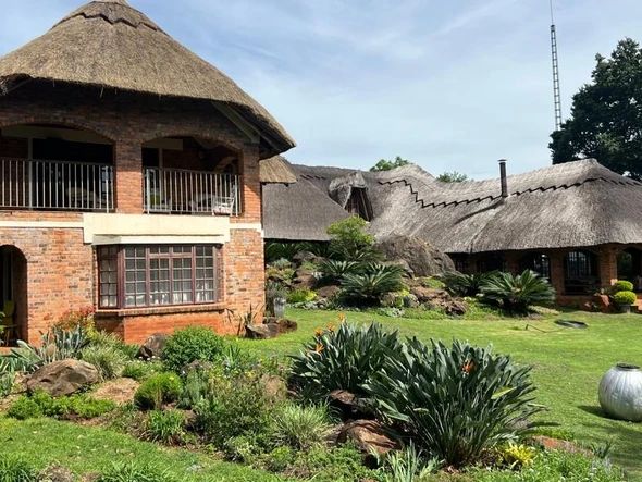 Family home on 4 acres with stunning views