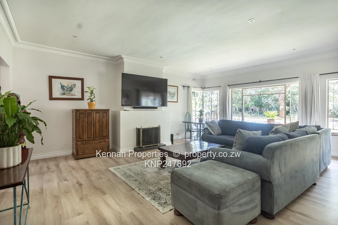 Four bedroom home in an excellent location with a cottage, pool and a good borehole (Sole Mandate)