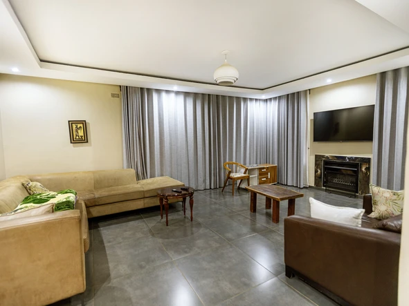 5 Bedroom House