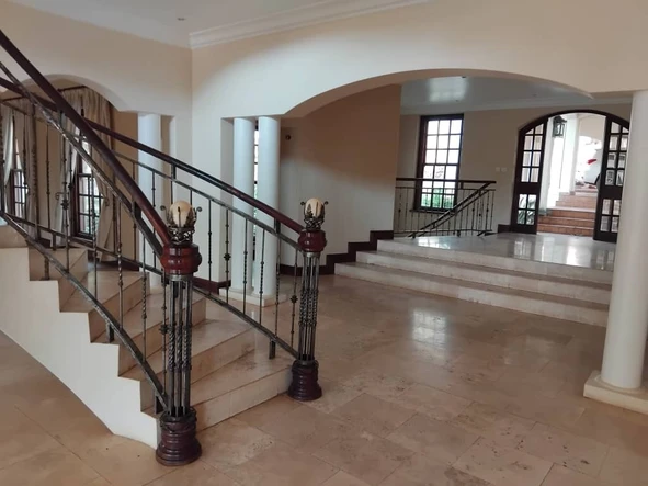 5 Bedroom House