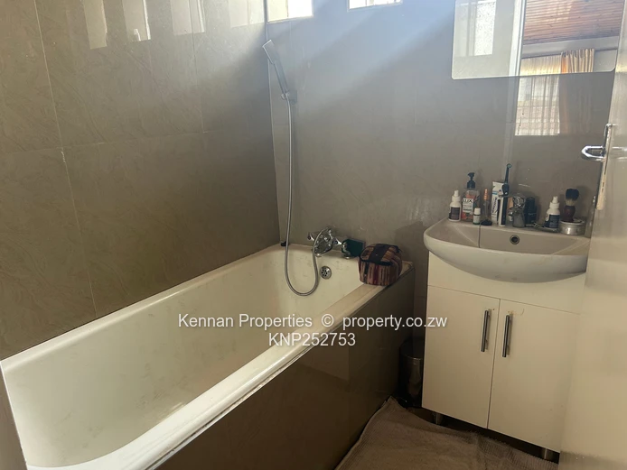Furnished Duplex Apartment to Rent – Prime Avondale Location