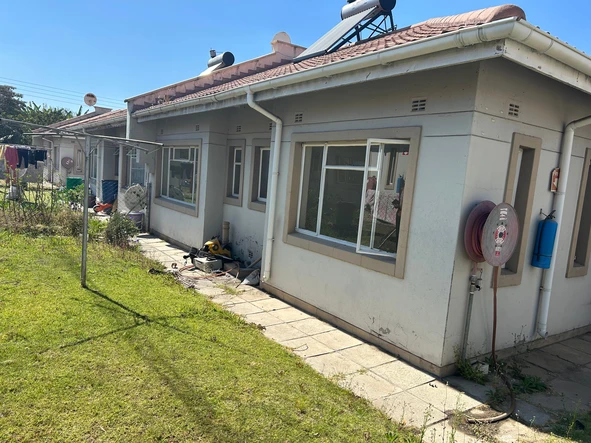 4 Bedroom Garden Flat