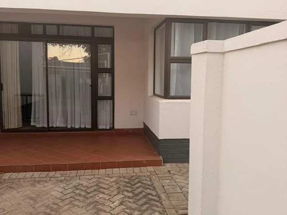 3 Bedroom Flat & Apartment