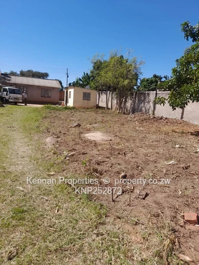 Ready to Build 1,593 square metres Residential Stand in Zimre Park / Ruwa