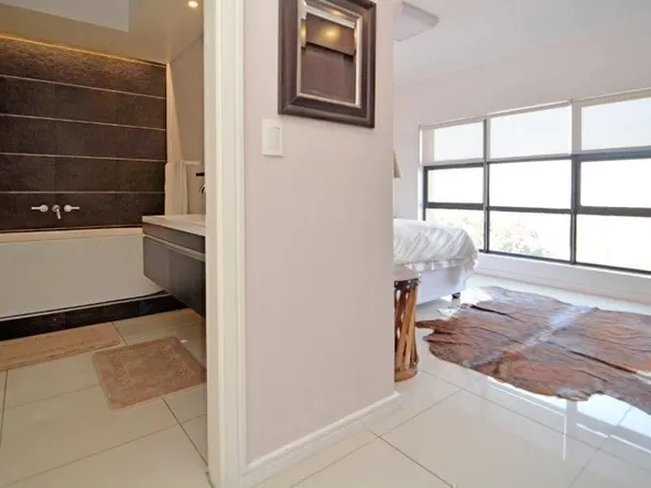Luxurious upmarket hotel living apartment in Sandton, Johannesburg