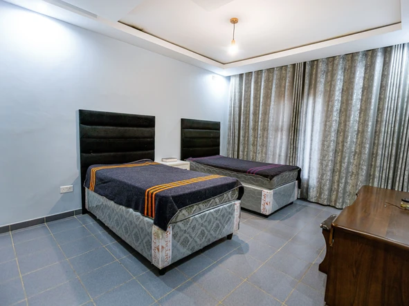 5 Bedroom House