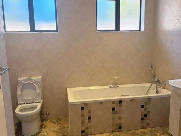 3 Bedroom Flat & Apartment