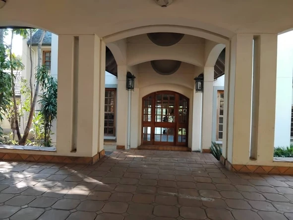 5 Bedroom House