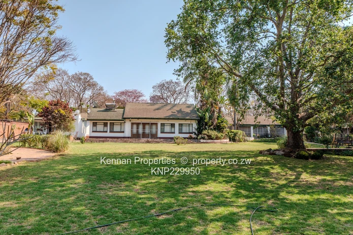 Beautiful Property on 2.5 Acres. (Sole Mandate)