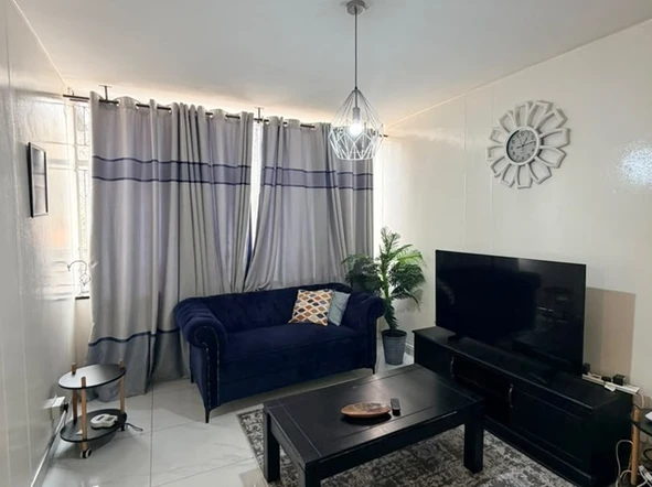 2 Bedroom Flat & Apartment